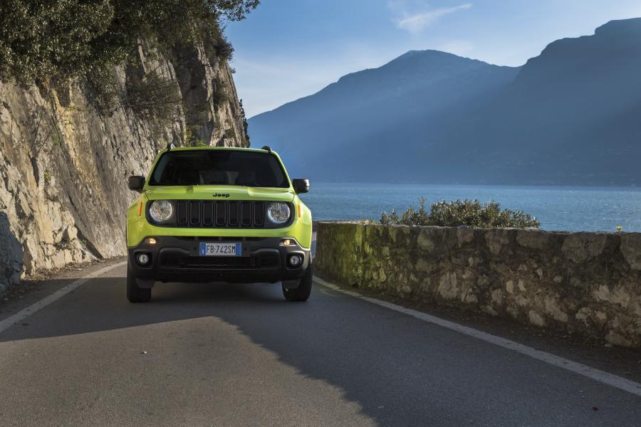  Jeep Renegade Upland 2017 года  (фото 2 из 5)
